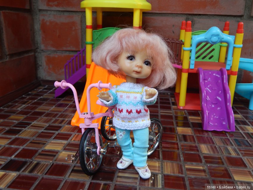 Николь и велосипед — Куклы Nikki Britt (Никки Бритт): авторские BJD (БЖД)