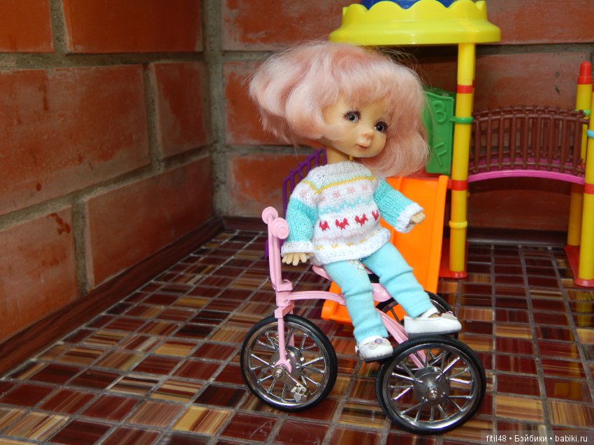 Николь и велосипед — Куклы Nikki Britt (Никки Бритт): авторские BJD (БЖД)