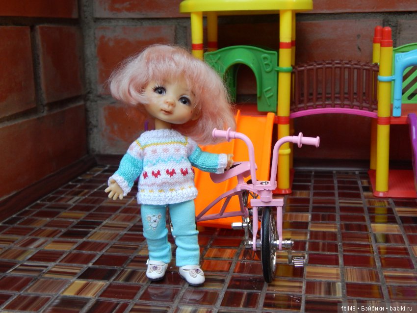 Николь и велосипед — Куклы Nikki Britt (Никки Бритт): авторские BJD (БЖД)