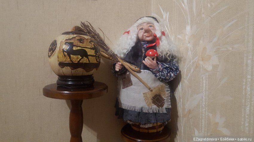 Три девицы под окном, колдовали вечерком