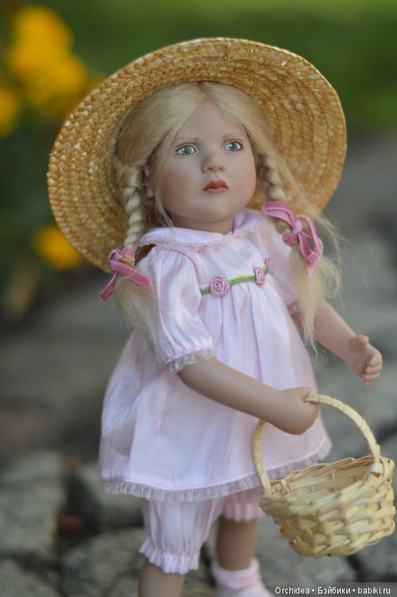 Тине вышла на прогулку. Zwergnase Tine