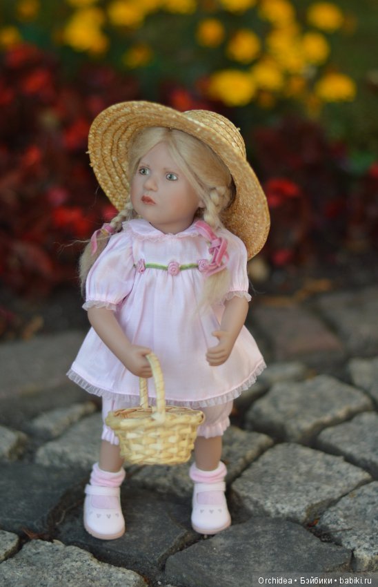 Тине вышла на прогулку. Zwergnase Tine