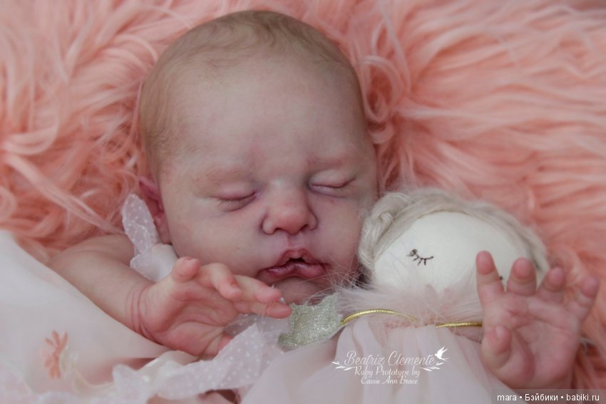 Ruby скульптора Cassie Ann Brace, автор прототипа Beatriz Clemente (фото 2)