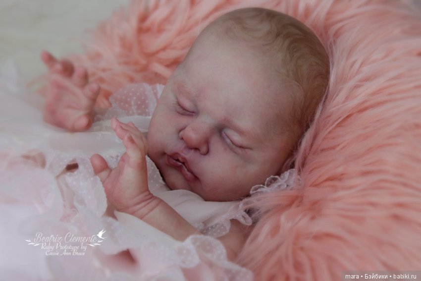 Ruby скульптора Cassie Ann Brace, автор прототипа Beatriz Clemente (фото 6)