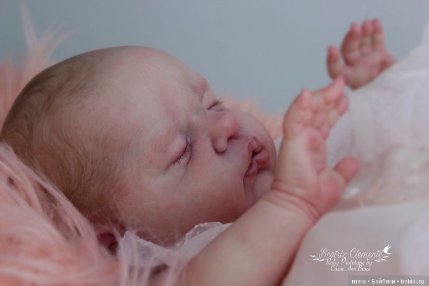 Ruby скульптора Cassie Ann Brace, автор прототипа Beatriz Clemente