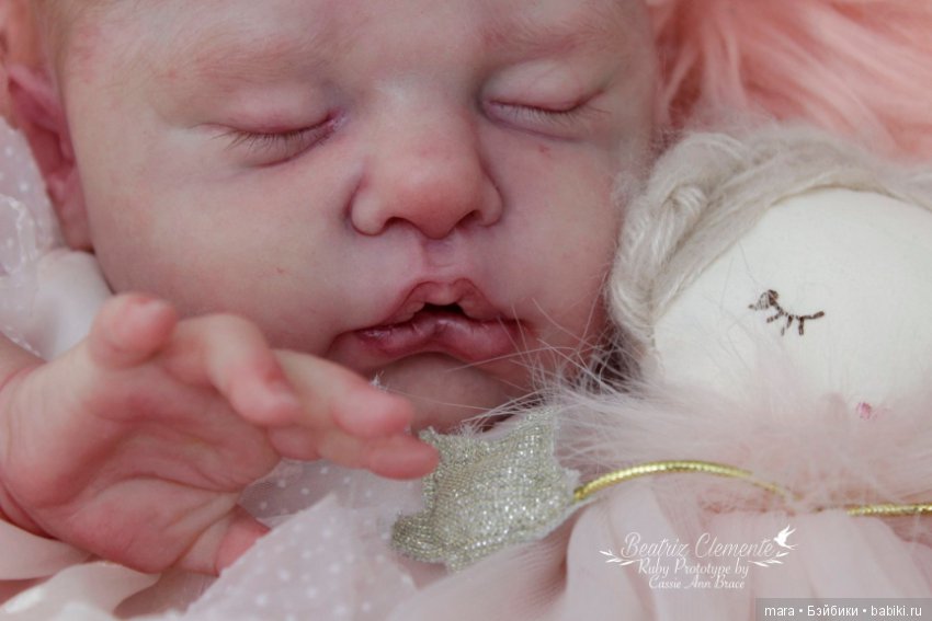 Ruby скульптора Cassie Ann Brace, автор прототипа Beatriz Clemente (фото 5)