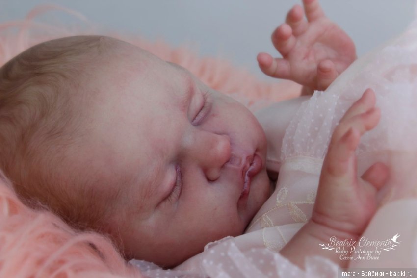 Ruby скульптора Cassie Ann Brace, автор прототипа Beatriz Clemente