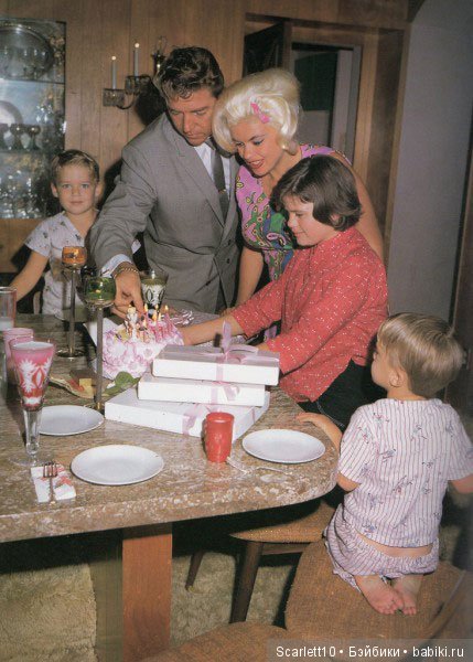 Джейн Мэнсфилд - актриса, которой подражали куклы