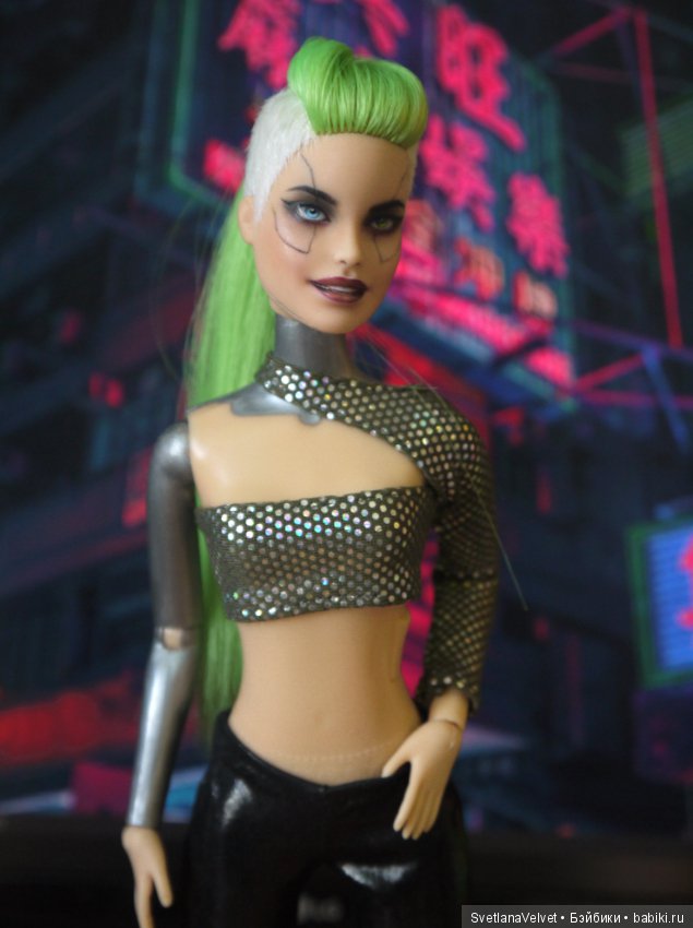 Хотите заглянуть в будущее - Барби ООАК (фото 2)