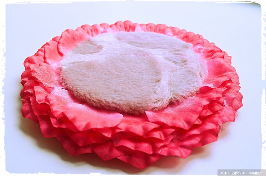 Цветочные лежаночки — Аксессуары для кукол своими руками: идеи (фото 2)