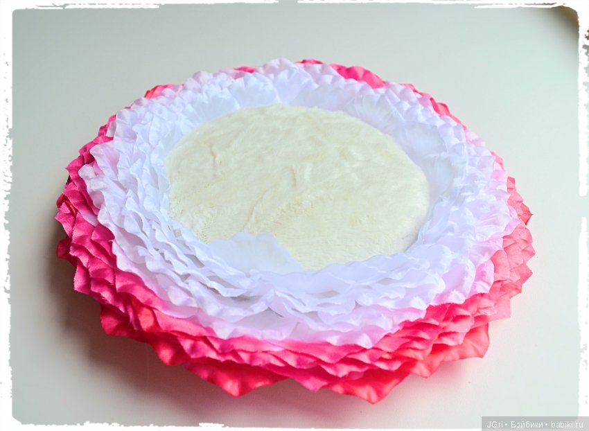 Цветочные лежаночки — Аксессуары для кукол своими руками: идеи