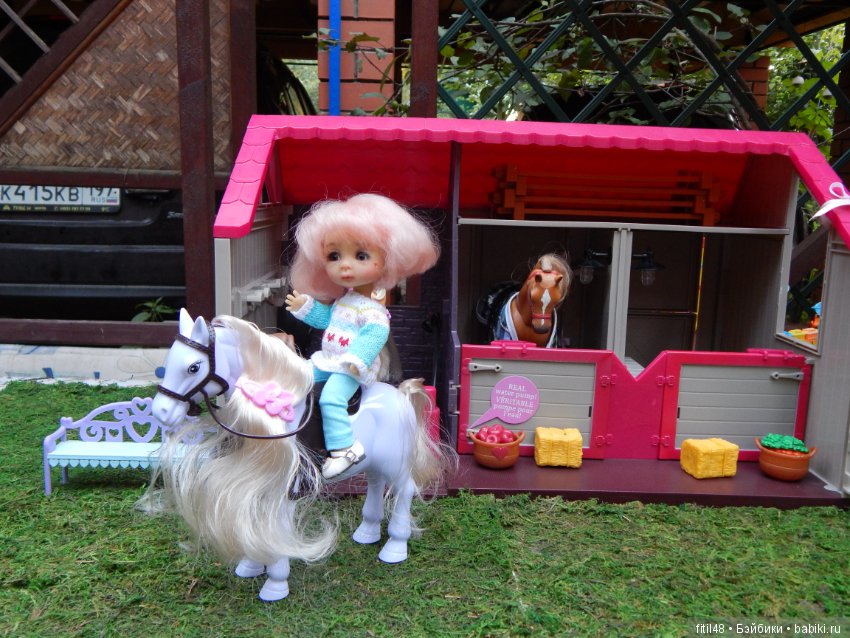 Ника на конюшне — Куклы Nikki Britt (Никки Бритт): авторские BJD (БЖД)