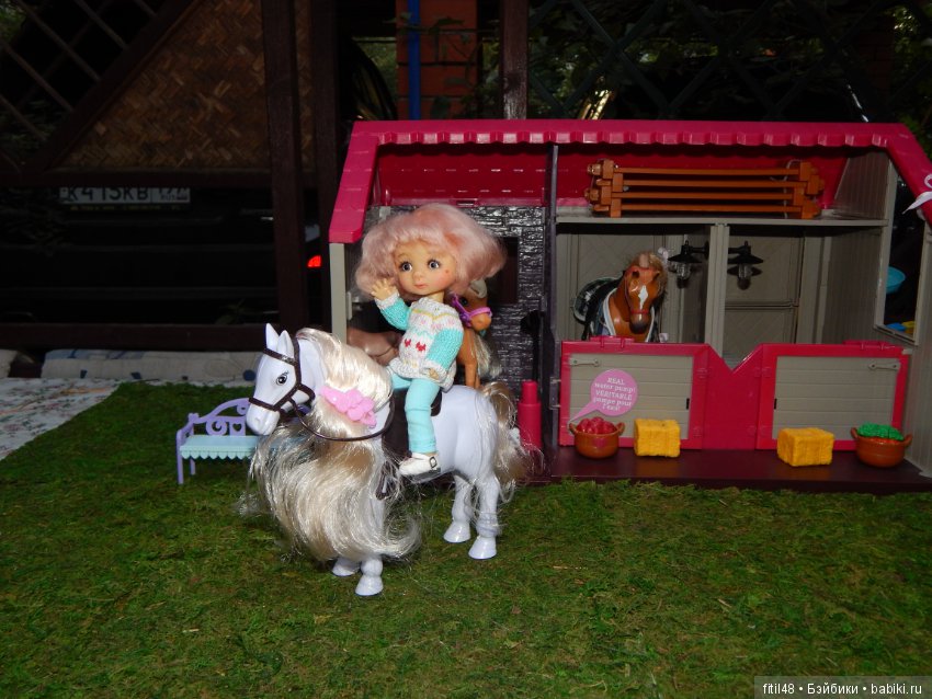 Ника на конюшне — Куклы Nikki Britt (Никки Бритт): авторские BJD (БЖД)