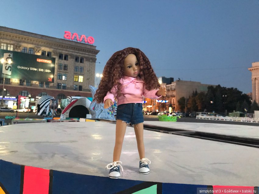 Маленькая Таня и большой город