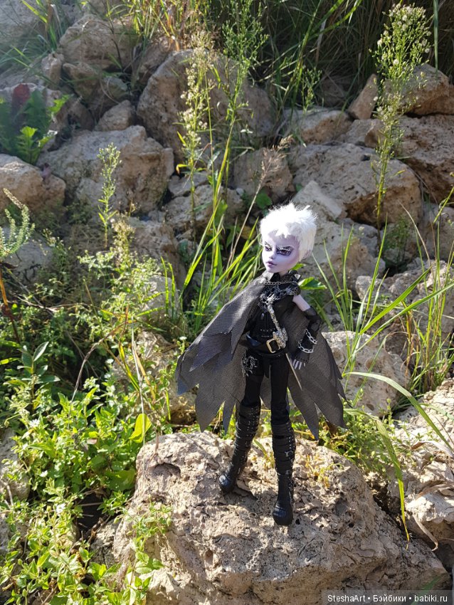 Ведьмачка. Охотница на демонов. ООАК МХ (фото 3)