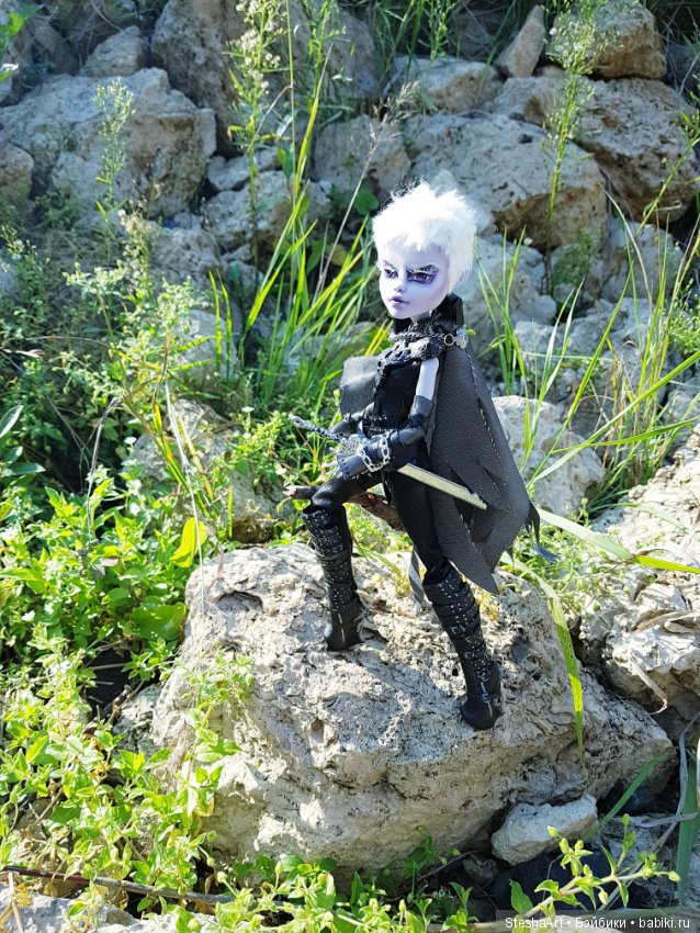 Ведьмачка. Охотница на демонов. ООАК МХ (фото 2)