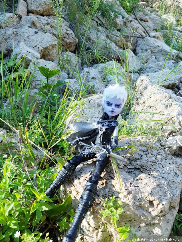 Ведьмачка. Охотница на демонов. ООАК МХ (фото 6)