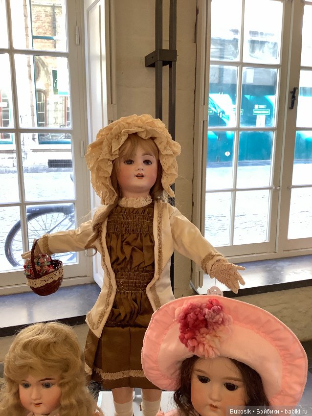 Брюгге. Бельгия 2019 . Выставка кукол и медведей. Часть 1