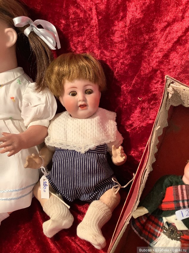 Брюгге. Бельгия 2019 . Выставка кукол и медведей. Часть 1