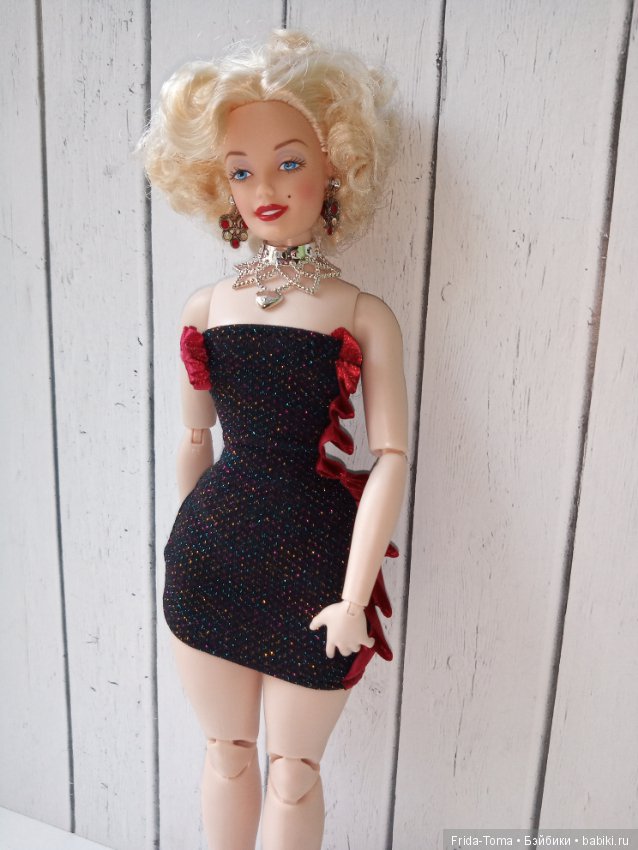 Пастушка Бо Пип История игрушек 4 и Мэрилин Монро? Да, это тонкая талия и крутые бедра