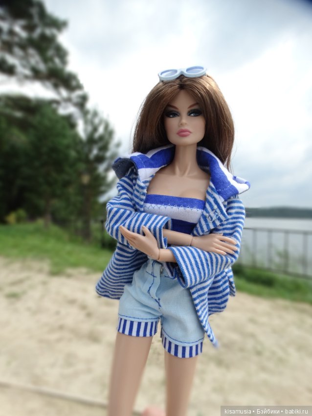 На пляже в пасмурный день