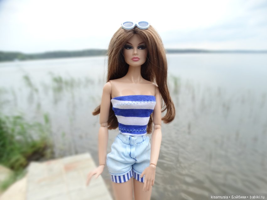 На пляже в пасмурный день