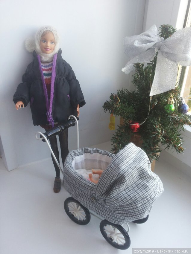Коляска для беременной куклы