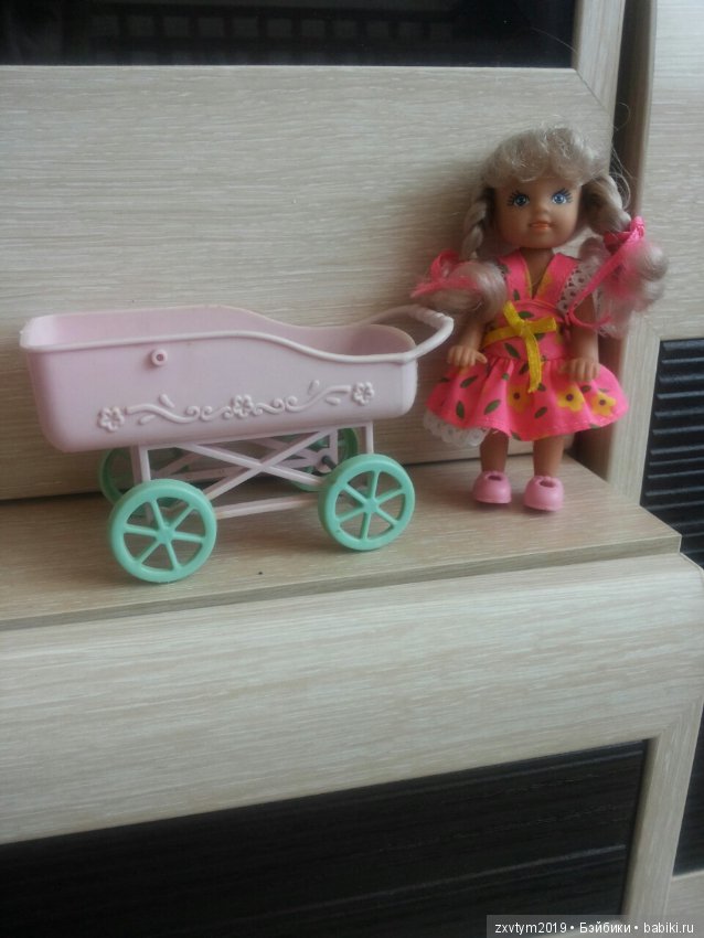 Коляска для беременной куклы