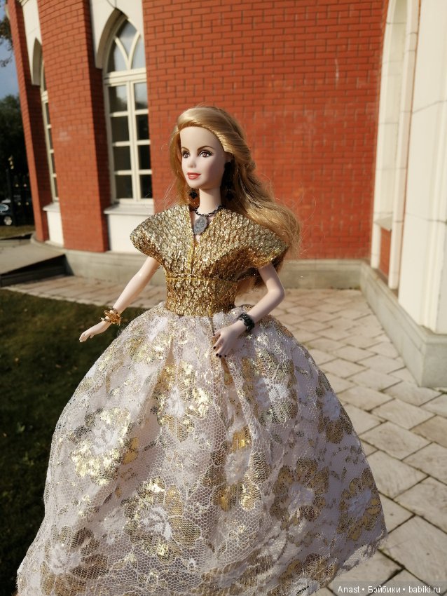 Музей винтажных платьев. Золотой наряд принцессы (фото 2)