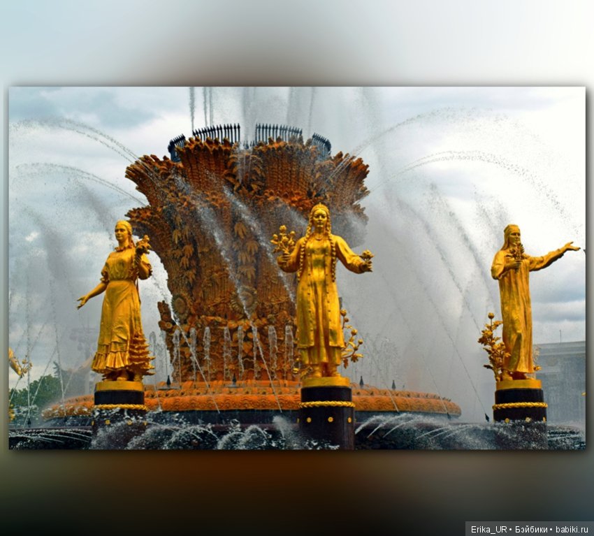 Сопутствующее куклам увлечение. Фото из Москвариума и ВДНХ (5 августа 2019)