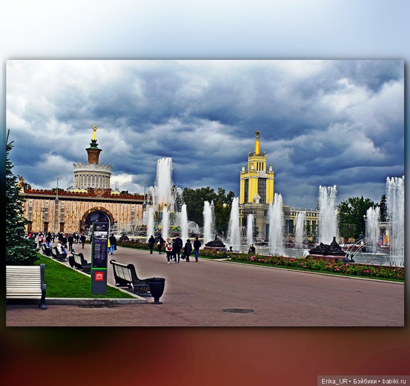 Сопутствующее куклам увлечение. Фото из Москвариума и ВДНХ (5 августа 2019)