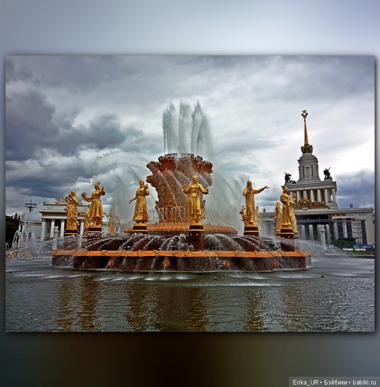 Сопутствующее куклам увлечение. Фото из Москвариума и ВДНХ (5 августа 2019)