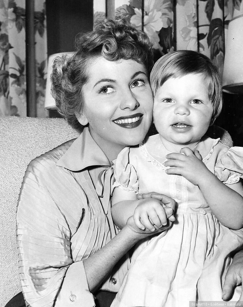 Джоан Фонтейн - звезда Голливуда