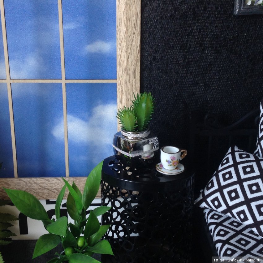 Немного растений и цветов в кукольном интерьере 1:6