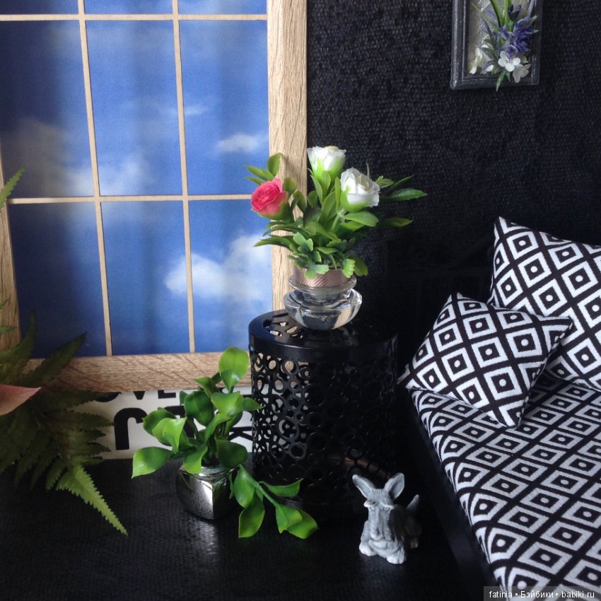 Немного растений и цветов в кукольном интерьере 1:6