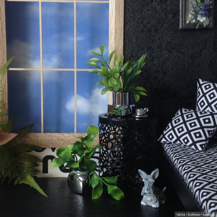 Немного растений и цветов в кукольном интерьере 1:6