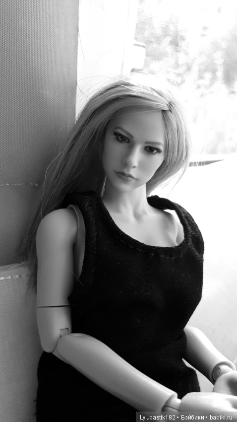 У окна — Коллекционные экшн (фото 2)