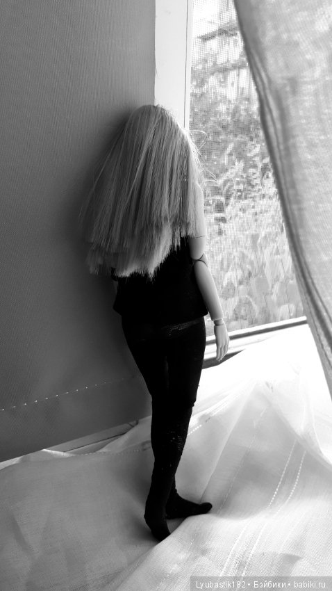 У окна — Коллекционные экшн (фото 4)