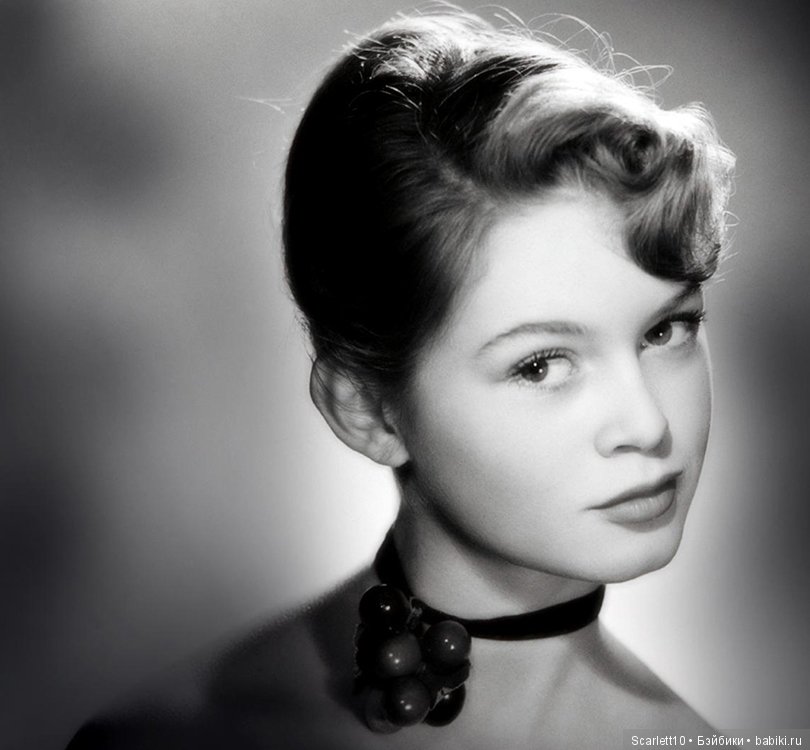 Брижит Бардо - икона стиля 60-х (фото 10)