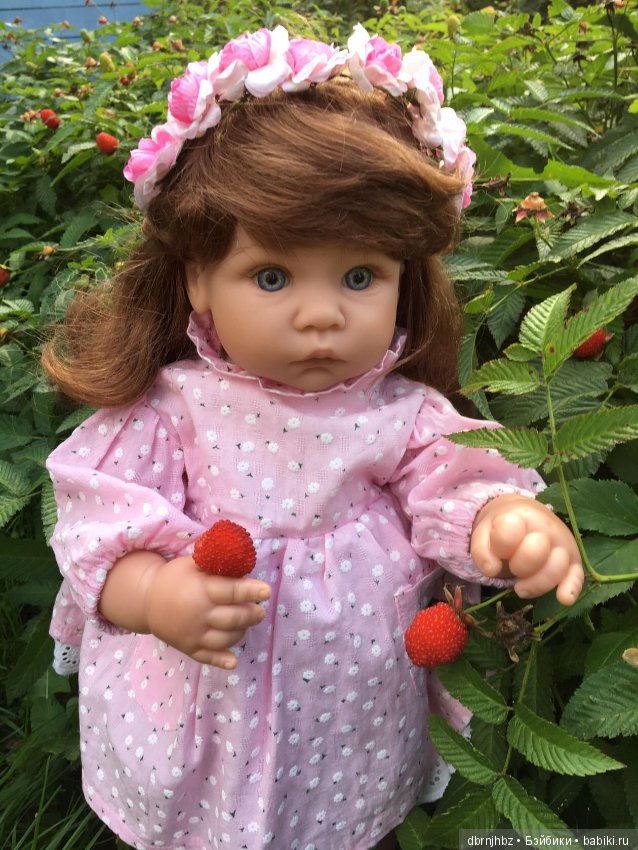 Викуся ходила гулять,отдыхала