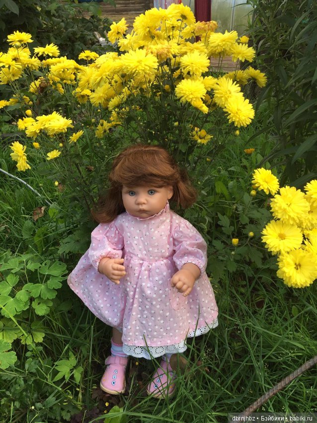 Викуся ходила гулять,отдыхала