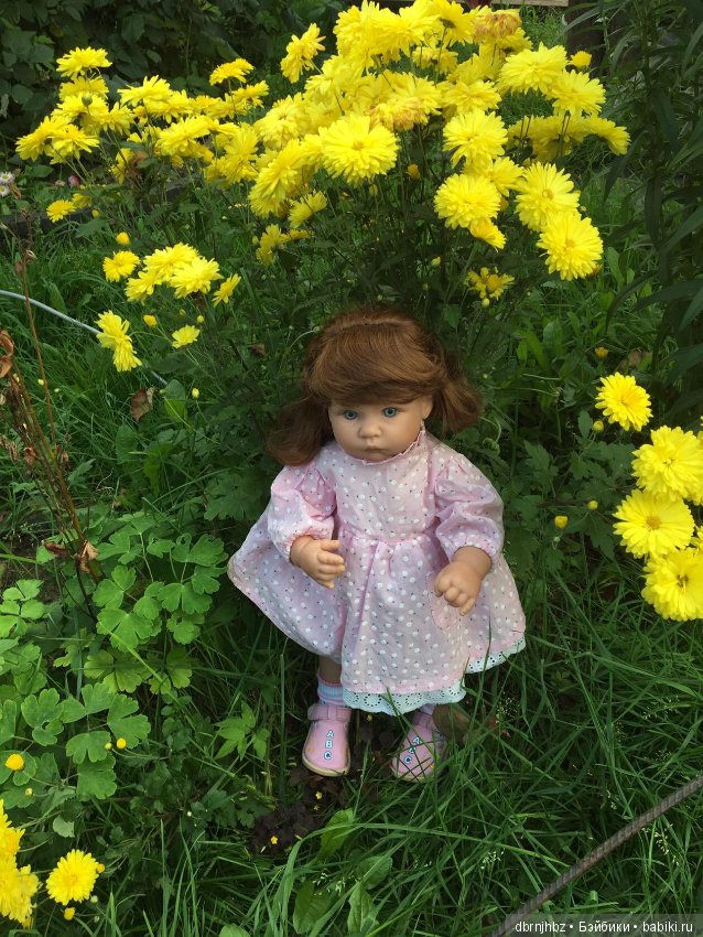 Викуся ходила гулять,отдыхала