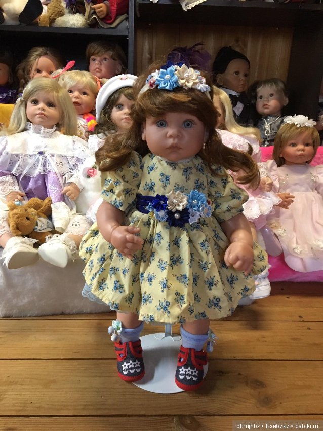 Викуся ходила гулять,отдыхала