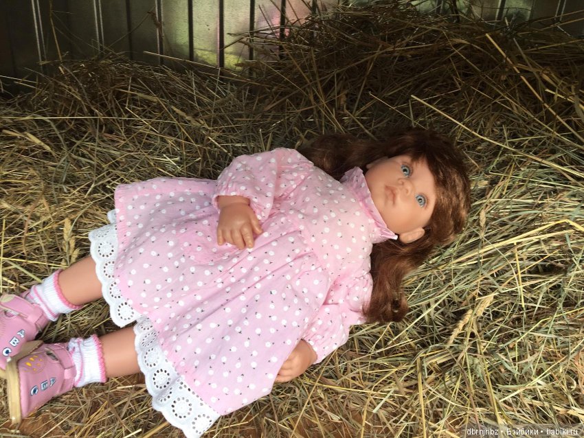 Викуся ходила гулять,отдыхала