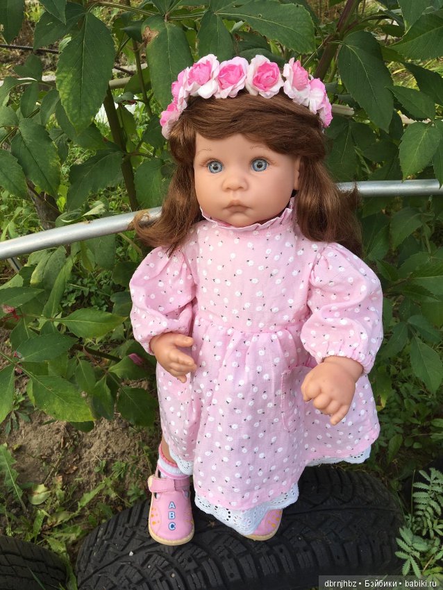 Викуся ходила гулять,отдыхала