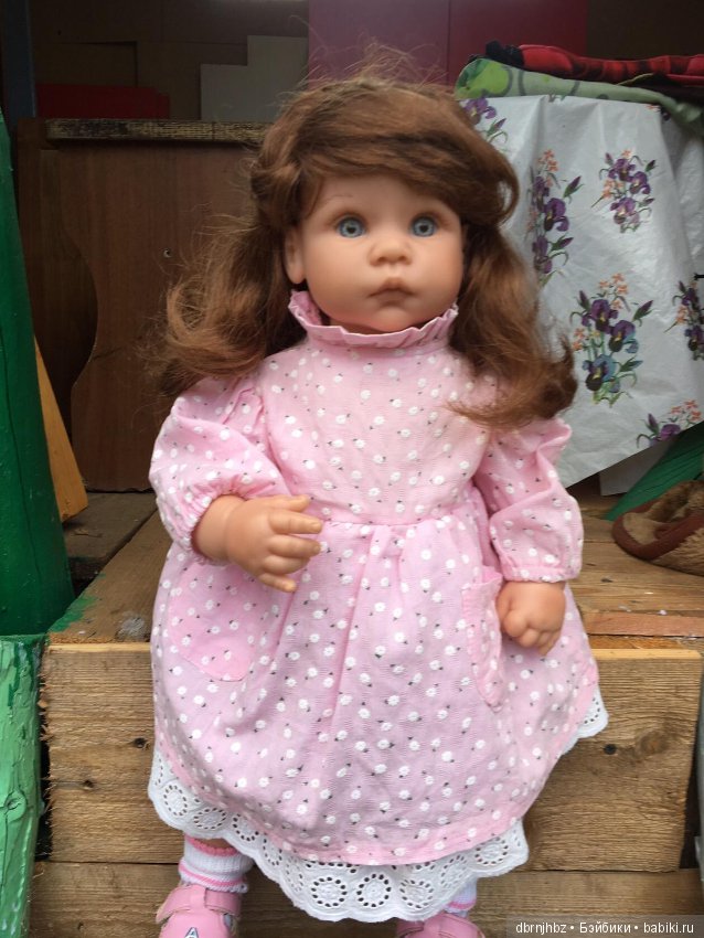 Викуся ходила гулять,отдыхала