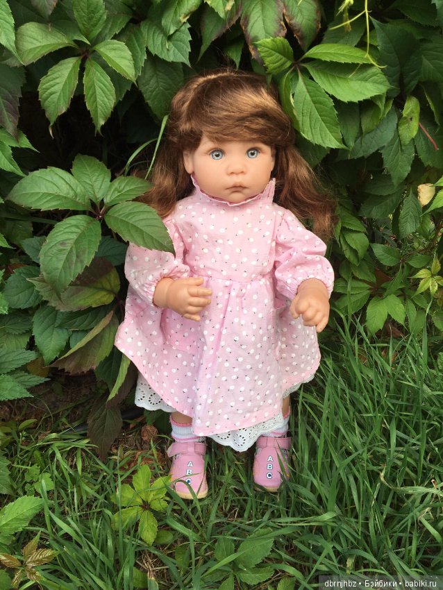 Викуся ходила гулять,отдыхала