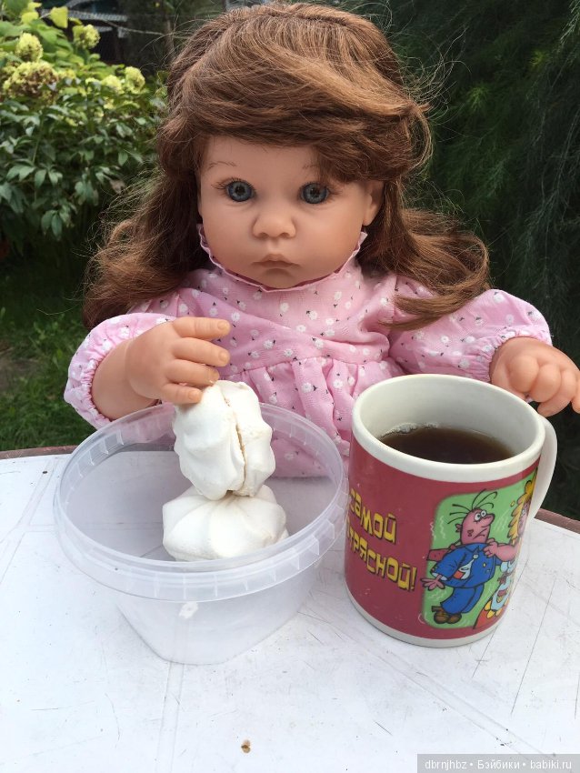 Викуся ходила гулять,отдыхала