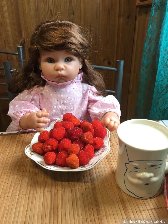 Викуся ходила гулять,отдыхала