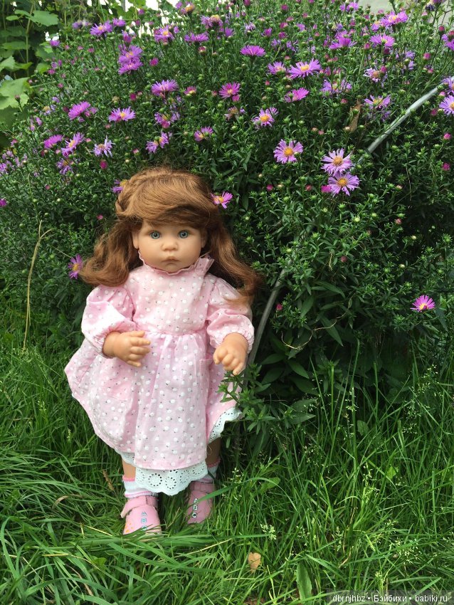 Викуся ходила гулять,отдыхала